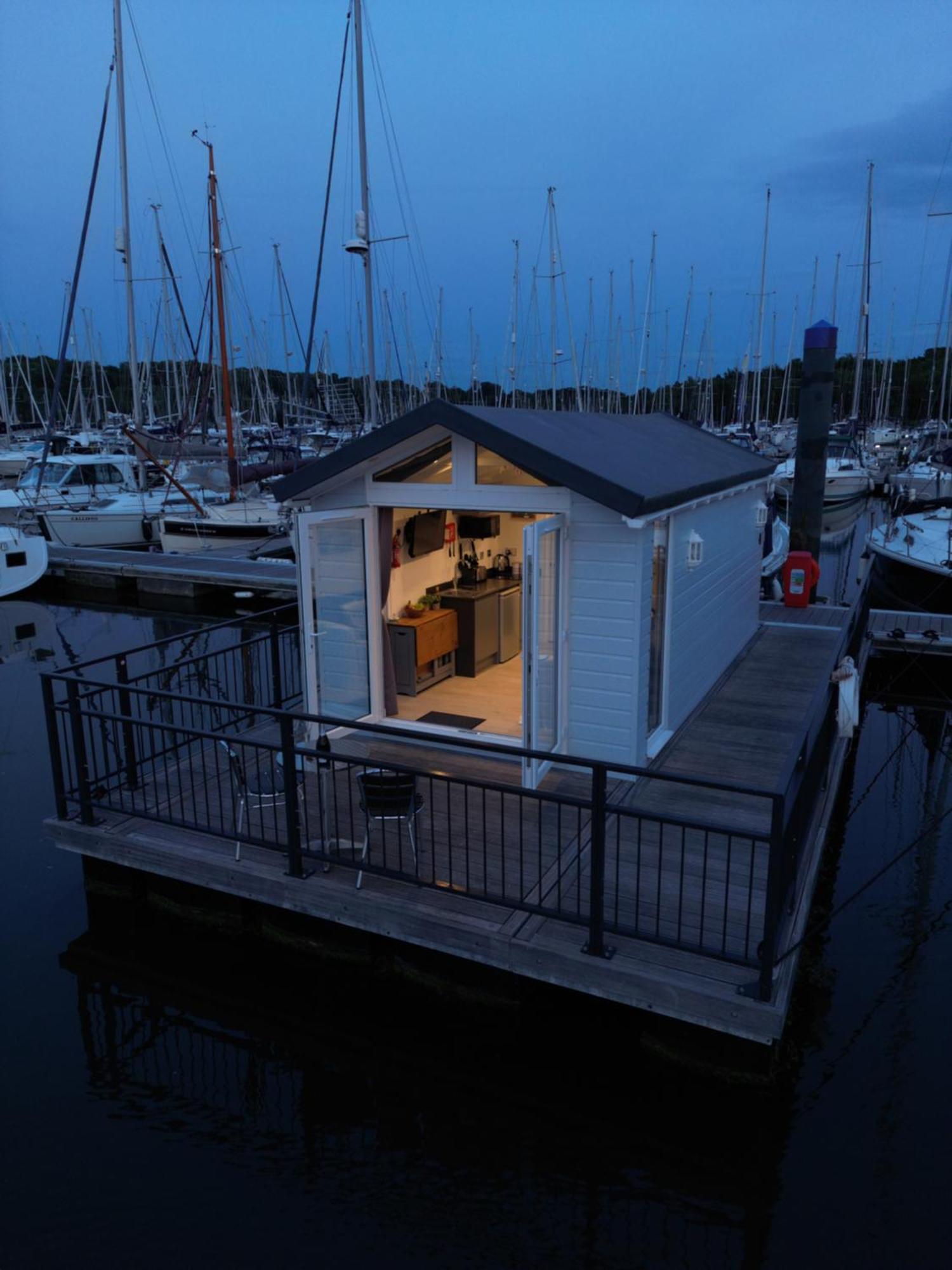 Mercury Yacht Harbour And Holiday Park Bursledon Exterior foto