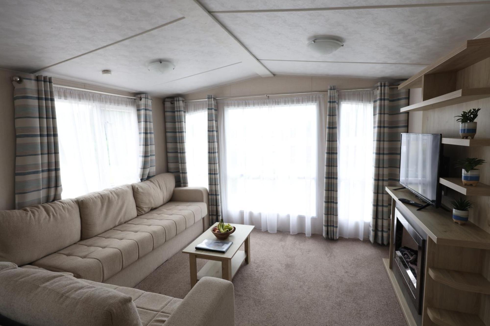 Mercury Yacht Harbour And Holiday Park Bursledon Exterior foto